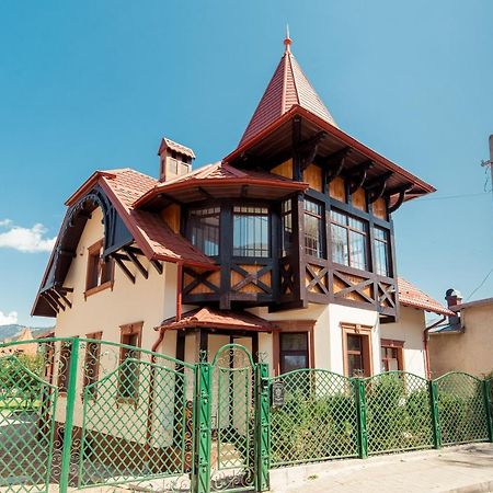 Vila Genia Câmpulung Moldovenesc Exteriér fotografie